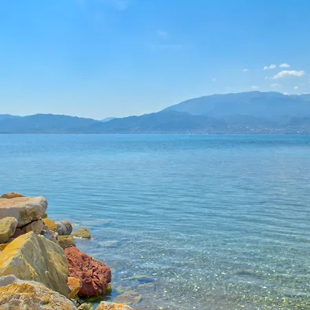 Epipleon Luxury Suites: Seaside Suite with Spacious Terrace Nafpaktos Exterior photo