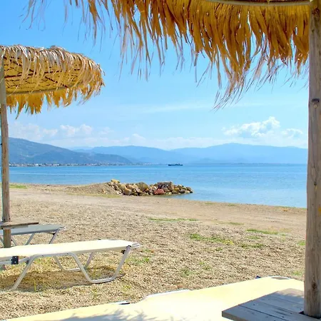 Epipleon Luxury Suites: Seaside Suite with Spacious Terrace Nafpaktos Exterior photo